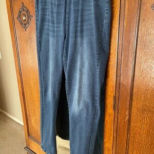 Soft Surroundings Blue Wash Pull-on Denim Jeans